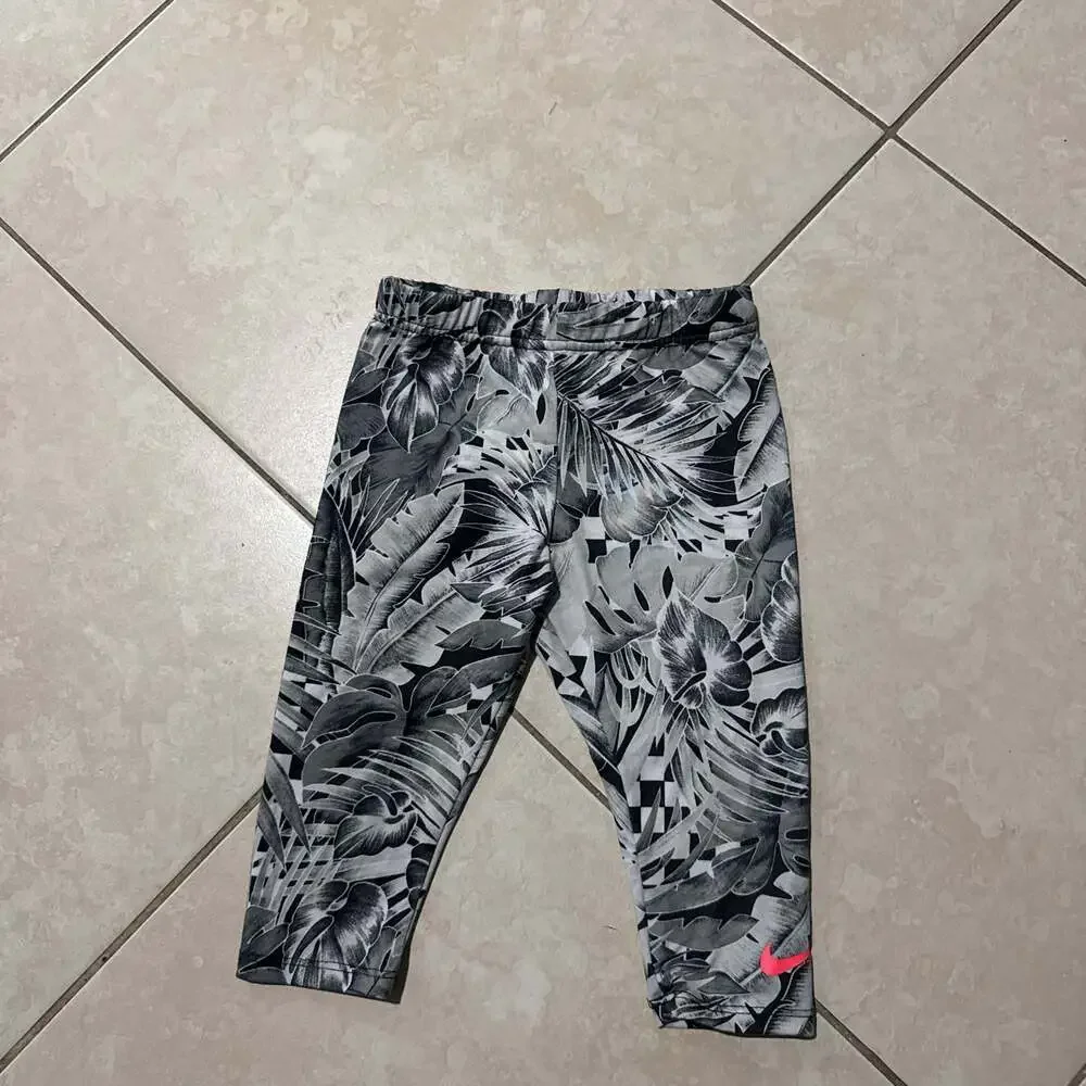 Nike Gray Tropical Leaf Print Cropped Leggings Capris with Pink 4T